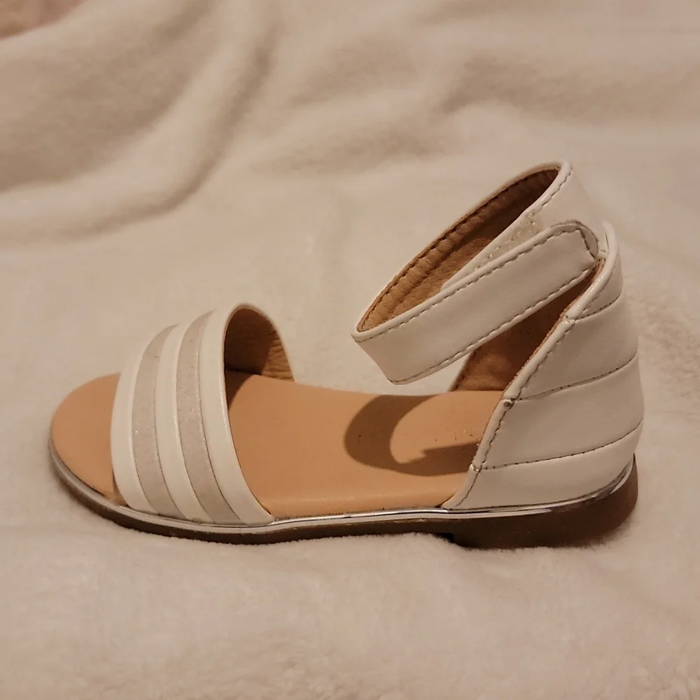 Tahari white little girls Flats Size 6